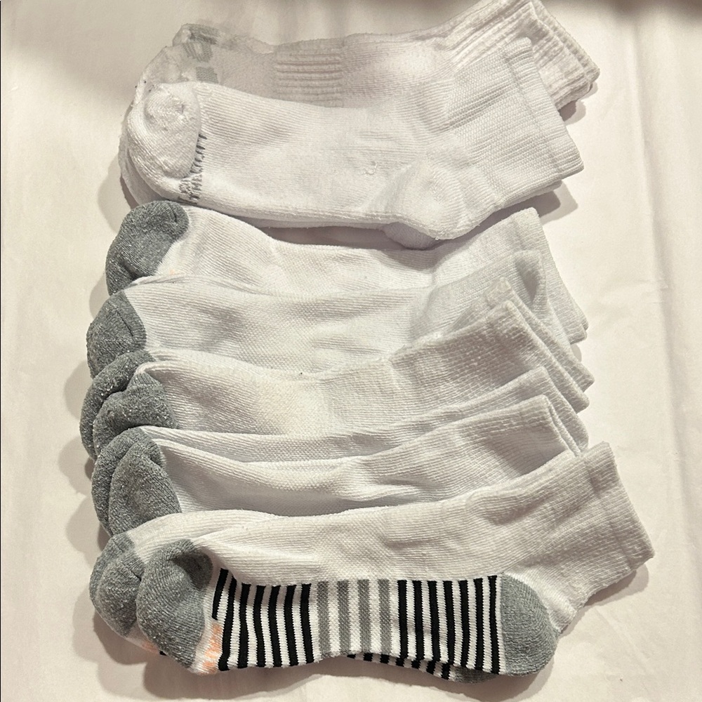 White and Gray women’s athletic Socks 7 pair